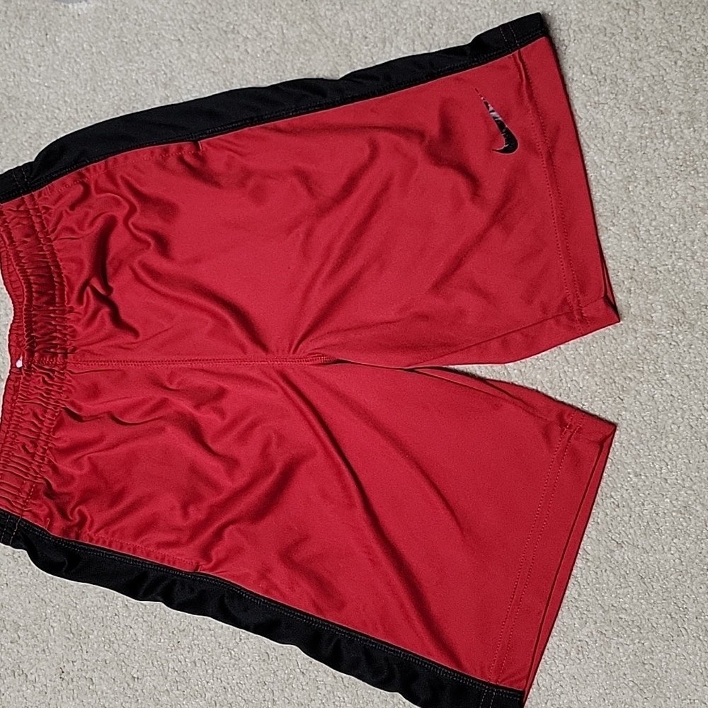 Nike boys shorts size 7